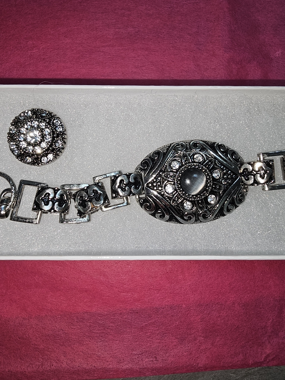 Ornate Silver-Tone Filigree Bracelet with Interchangable Crystal Centers